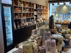 Vente de 100% des parts sociales d une société spécialisée dans le domaine de la fine épicerie Italienne. Province de Liège n°1