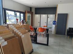 Société spécialisée dans la fabrication et la pose de portes, parquets et meubles sur-mesure dans la zoning des Hauts Sarts Province de Liège n°2