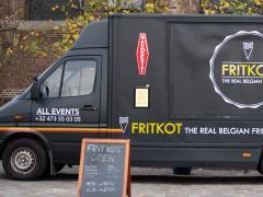Foodtruck Mercedes Sprinter entièrement équipé en friterie ainsi que toute l activité commerciale qui s en rapporte.dans le Brabant Flamand avec une l Brabant flamand n°5