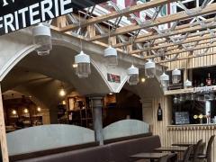 Ideaal gelegen in het winkelcentrum CORA Châtelineau Frituur Snack en kleine restauratie Henegouwen