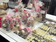 Te koop Tea room - fijn gebak- bakkerij - chocolade te Charleroi in commercieel centrum II Henegouwen