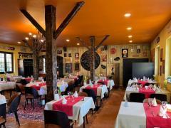 Restaurant de renom avec habitation, vaste terrasse et chiffre d'affaires proche du million d'euros France