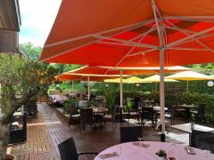 Restaurant de renom avec habitation, vaste terrasse et chiffre d'affaires proche du million d'euros France n°4